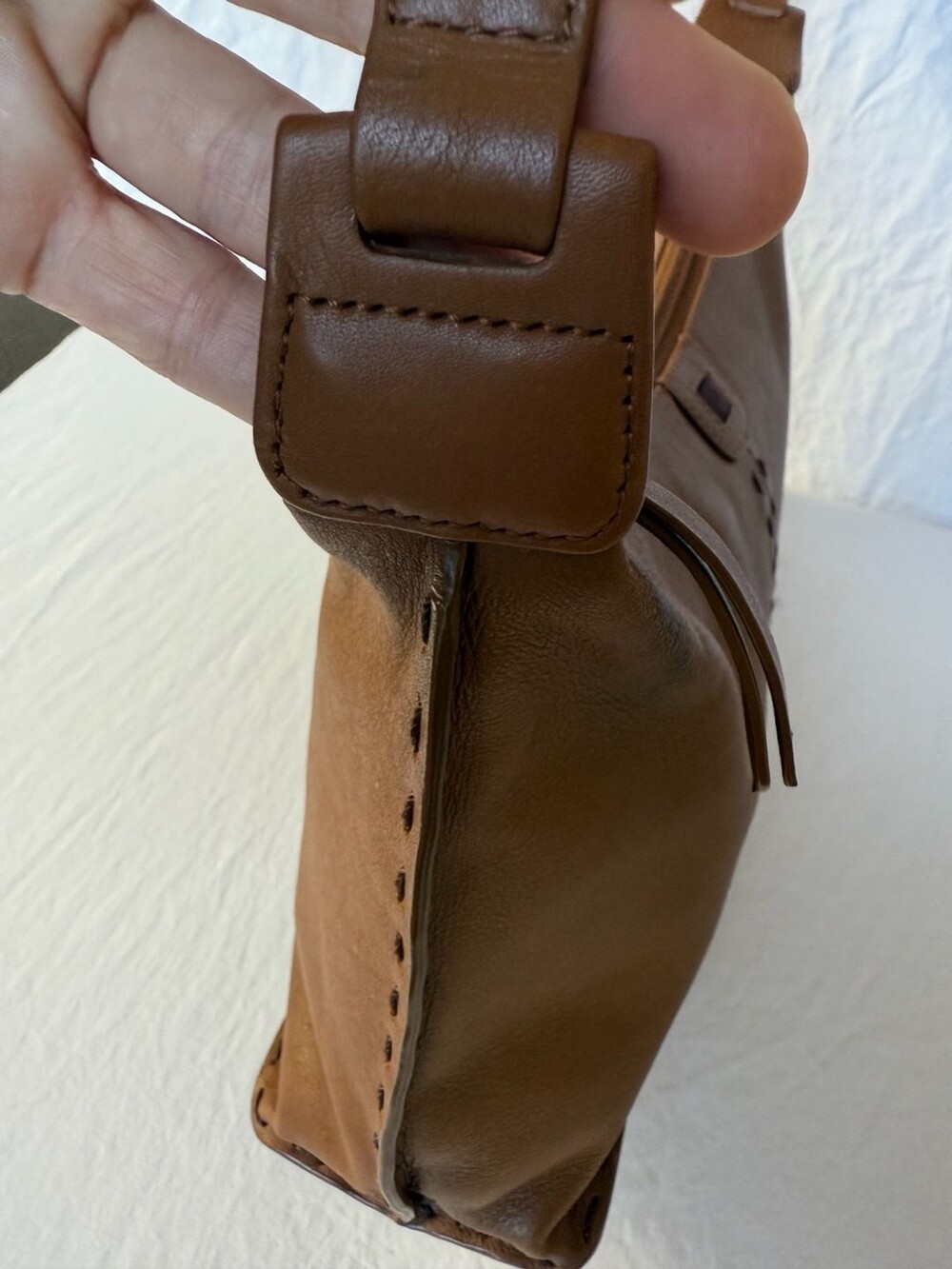 Brown Butter Leather Hobo Bag w Contrast Stitching Y2K 90s Excellent Condition - Picture 4 of 10